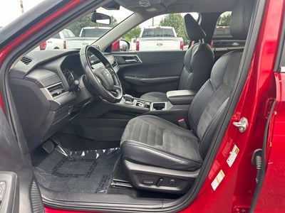 2024 Mitsubishi Outlander Base