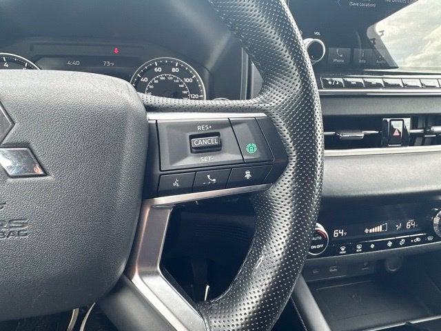 2024 Mitsubishi Outlander Base
