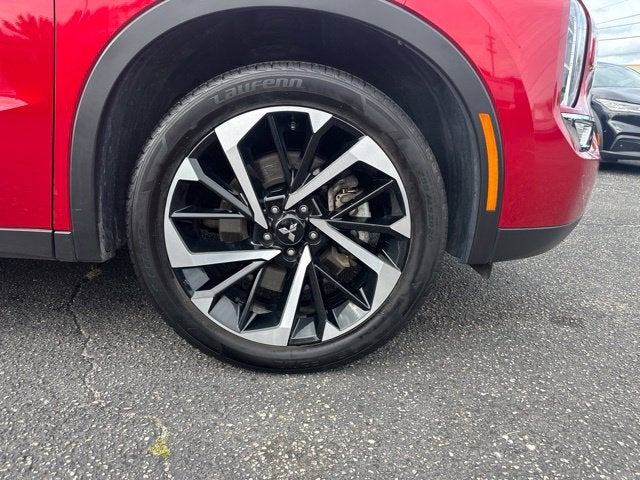 2024 Mitsubishi Outlander Base