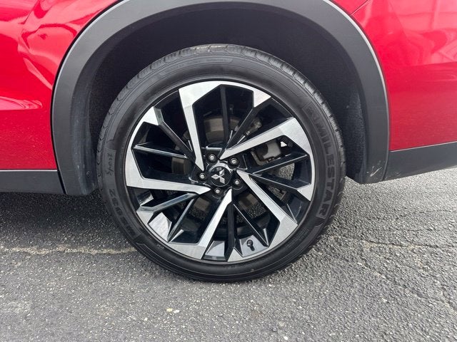 2024 Mitsubishi Outlander Base