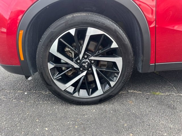 2024 Mitsubishi Outlander Base