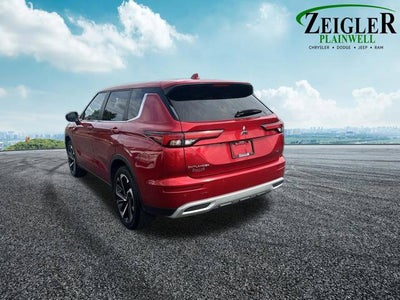 2024 Mitsubishi Outlander Base