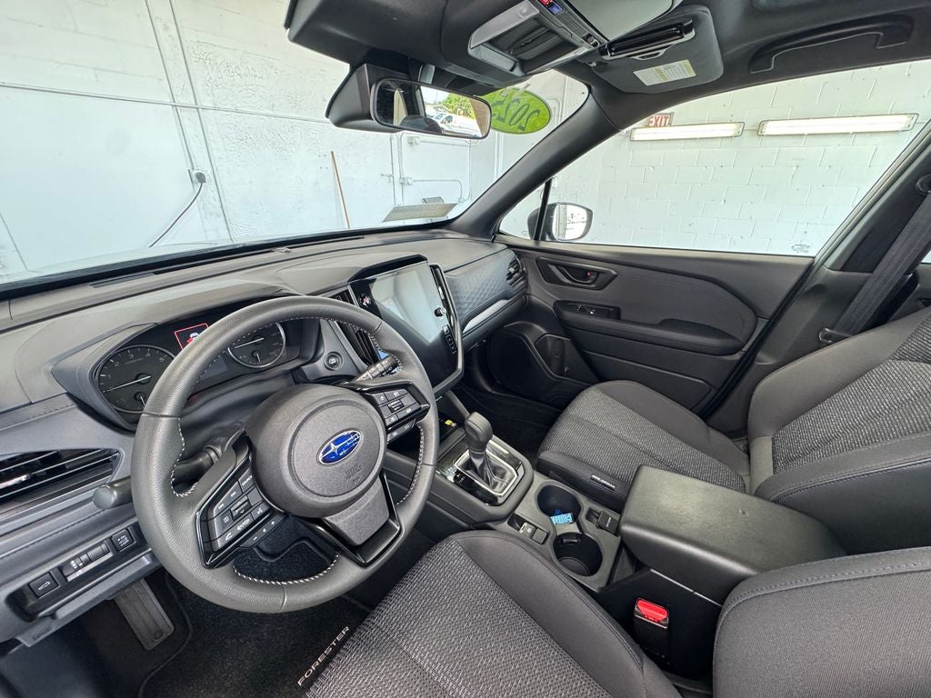 2025 Subaru Forester Premium Power moonroof