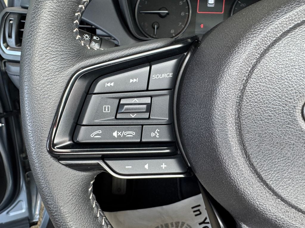 2025 Subaru Forester Premium Power moonroof
