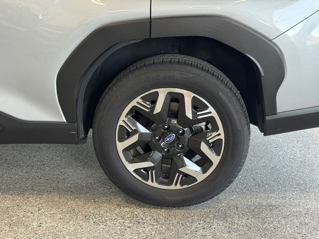 2025 Subaru Forester Premium Power moonroof