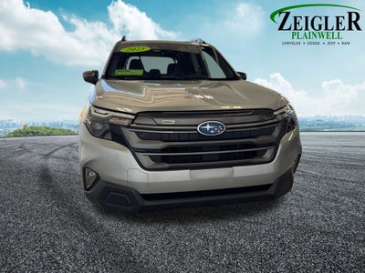 2025 Subaru Forester Premium Power moonroof