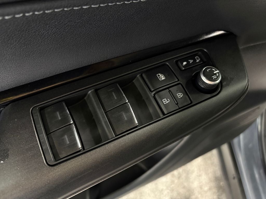 2022 Toyota Venza LE