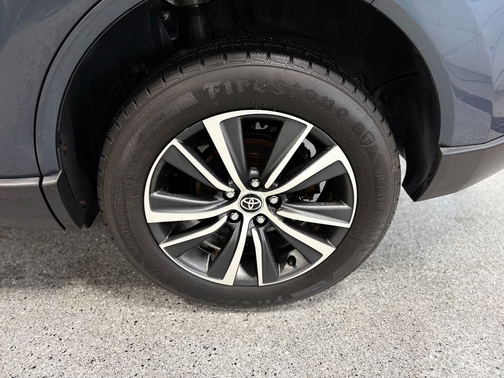 2022 Toyota Venza LE