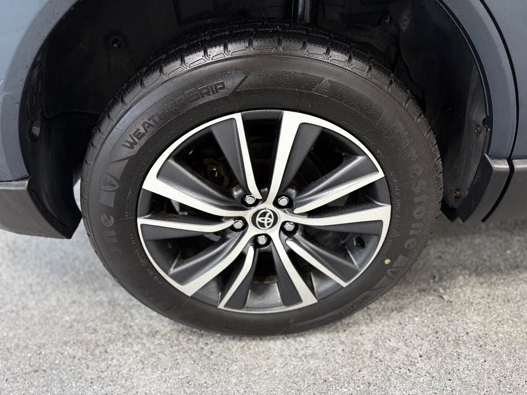 2022 Toyota Venza LE