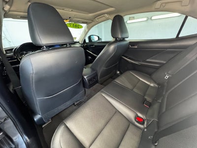 2017 Lexus IS 300 Power moonroof