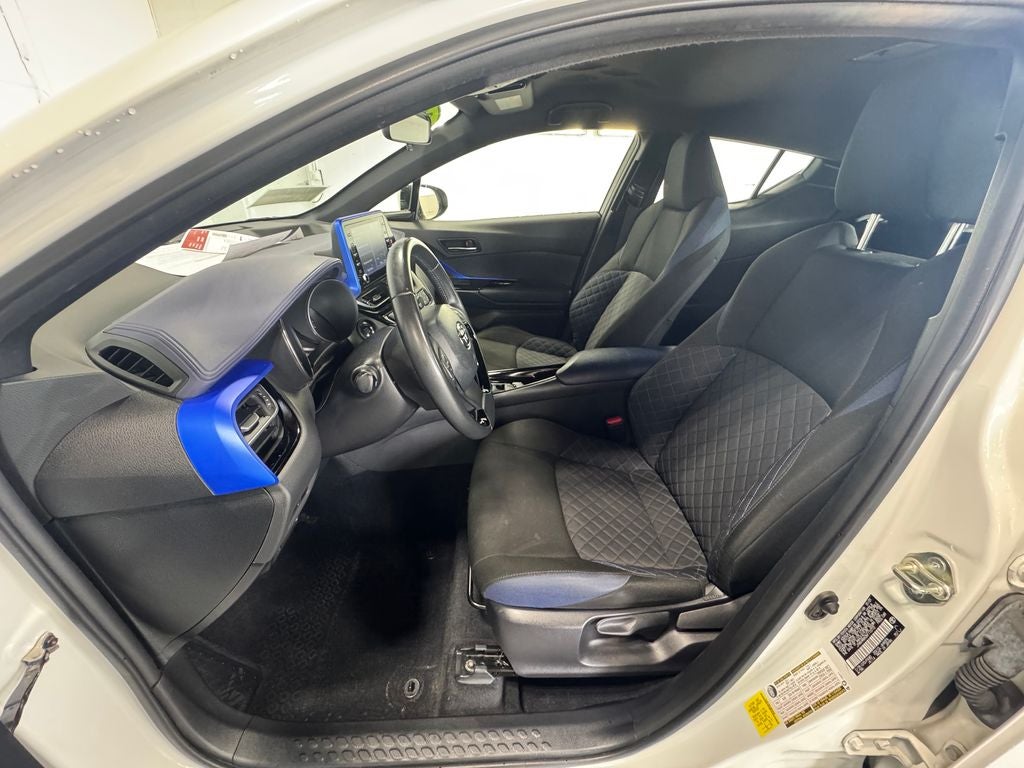 2021 Toyota C-HR XLE Alloy wheels