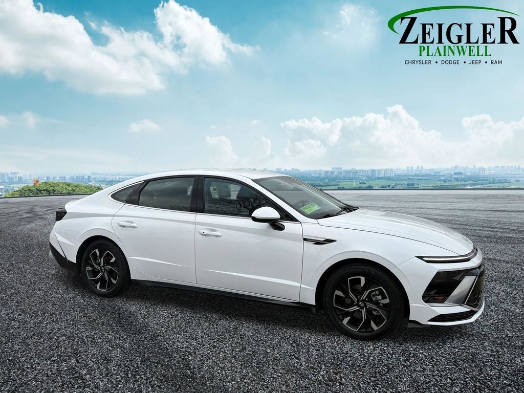 2025 Hyundai Sonata SEL Apple CarPlay & Android Auto