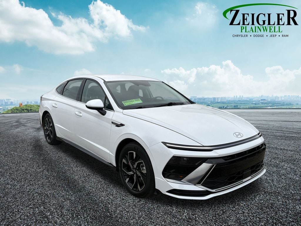 2025 Hyundai Sonata SEL Apple CarPlay & Android Auto