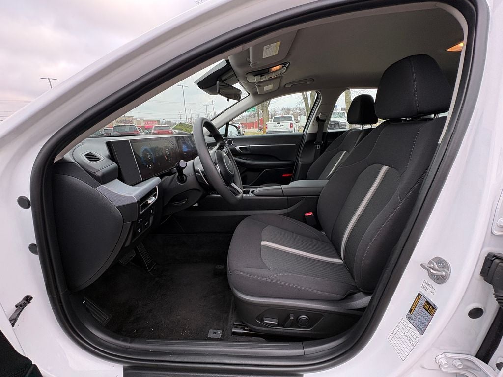 2025 Hyundai Sonata SEL Apple CarPlay & Android Auto