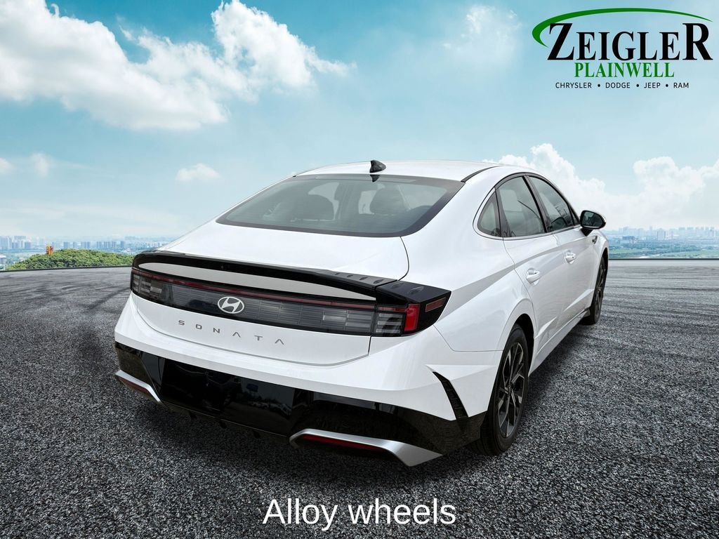 2025 Hyundai Sonata SEL Apple CarPlay & Android Auto