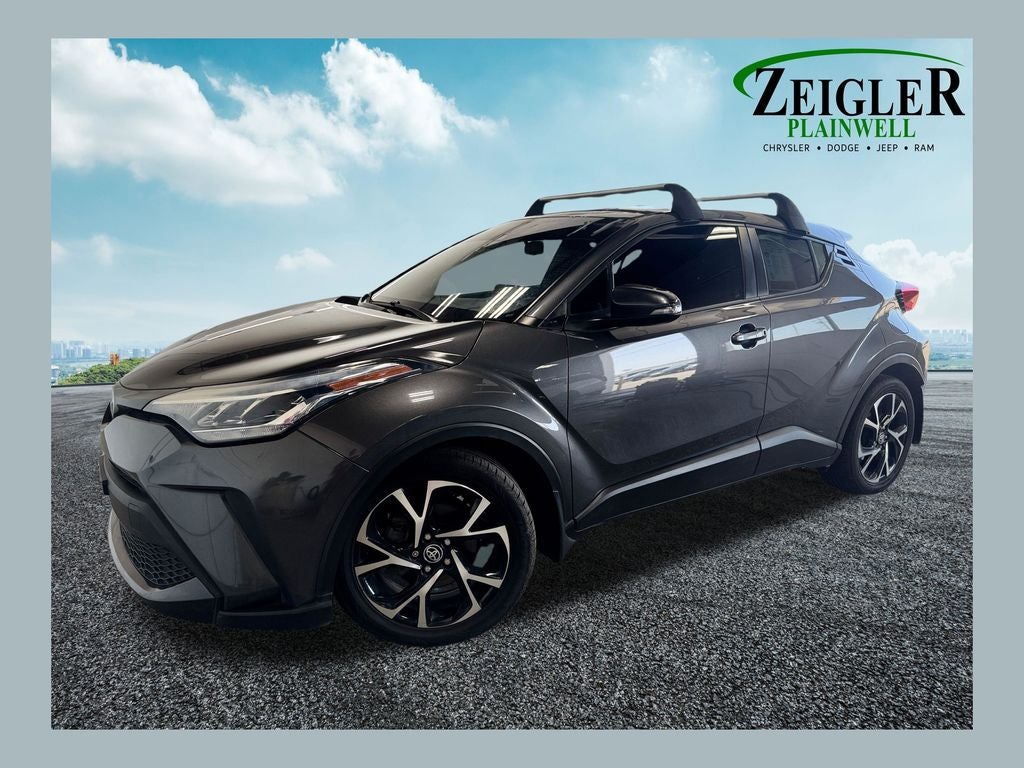 2020 Toyota C-HR XLE's photo