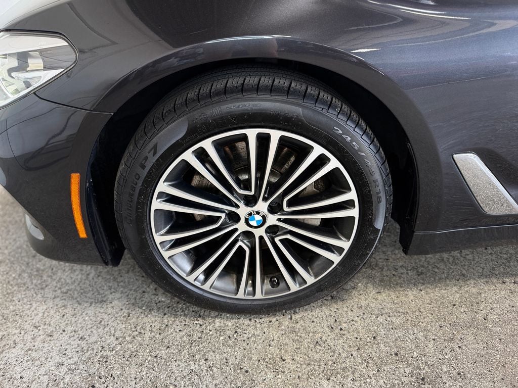 2019 BMW 5 Series 540i xDrive Power moonroof