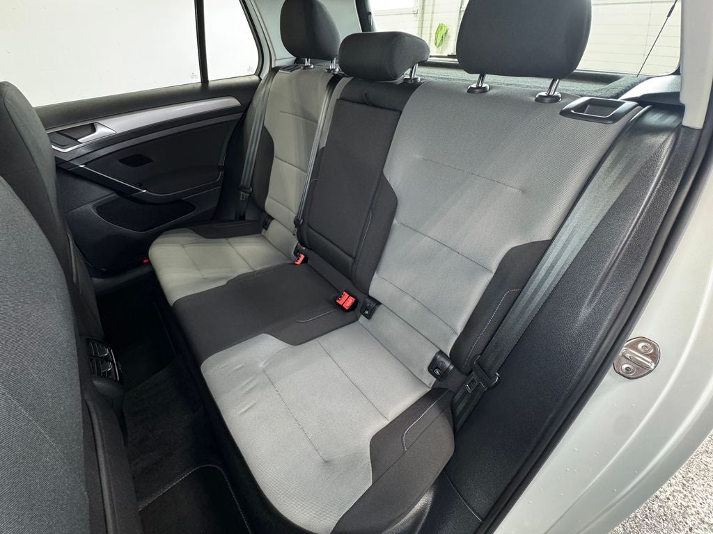 2016 Volkswagen e-Golf SE