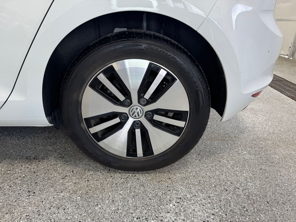 2016 Volkswagen e-Golf SE