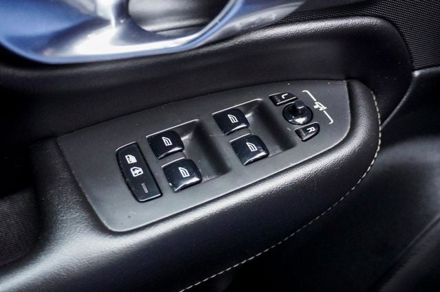 2022 Volvo XC90 T6 Inscription Navigation System & Power Moonroof