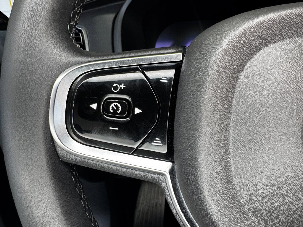 2024 Volvo XC90 Recharge Plug-In Hybrid Ultimate Lounge Package