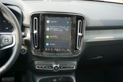 2023 Volvo XC40 B5 Plus Dark Theme