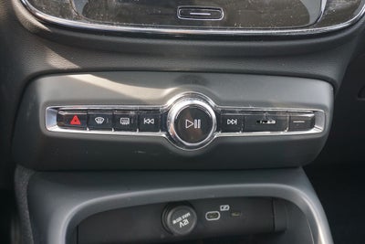 2023 Volvo XC40 B5 Plus Dark Theme