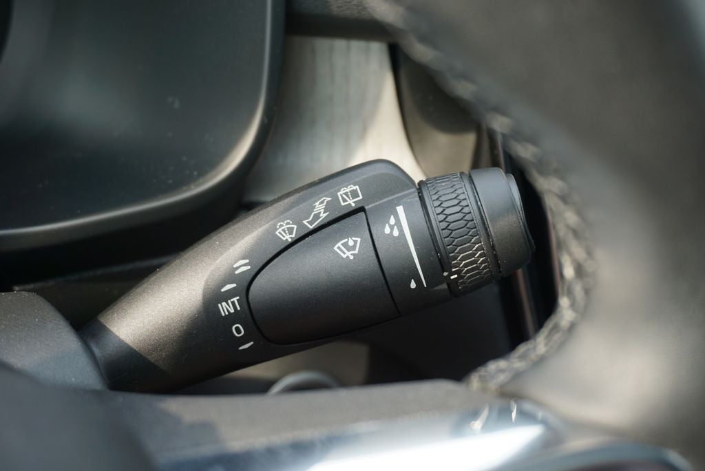 2023 Volvo XC40 B5 Plus Dark Theme
