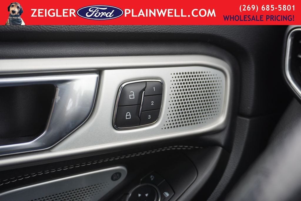 2020 Ford Explorer ST STREET PACK TWIN PANEL ROOF HEATED LEATHER & STEER