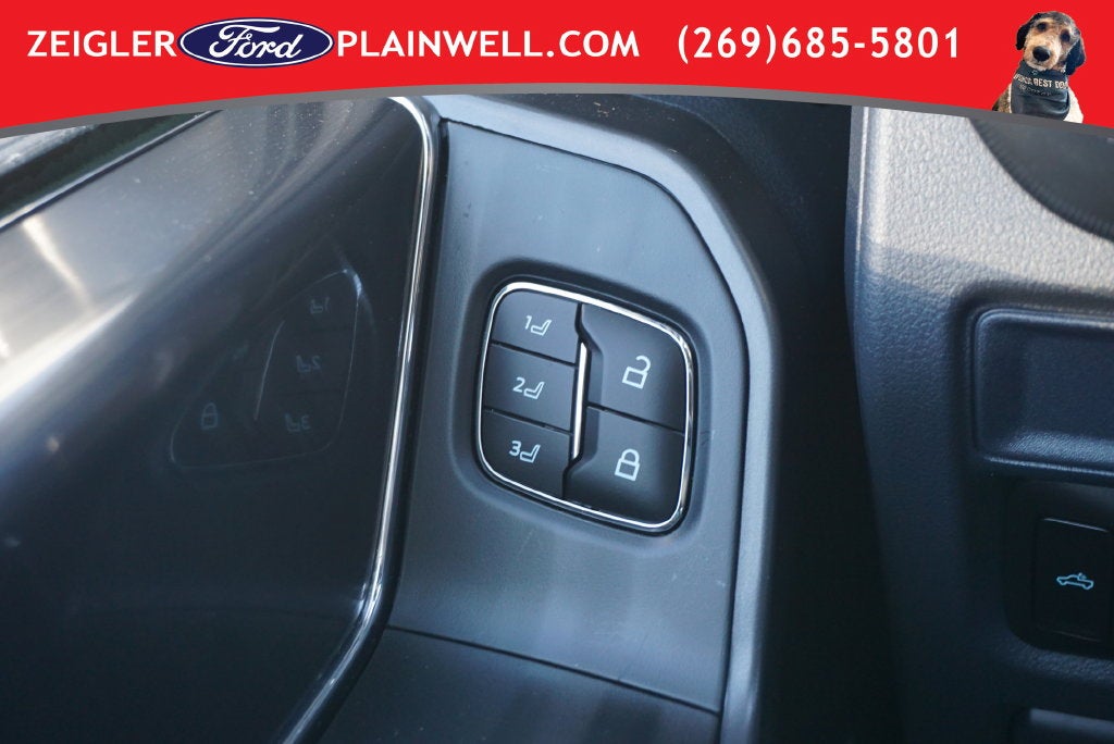 2025 Ford F-150 Lariat Black Appearance Pkg Twin Panel Roof Leather