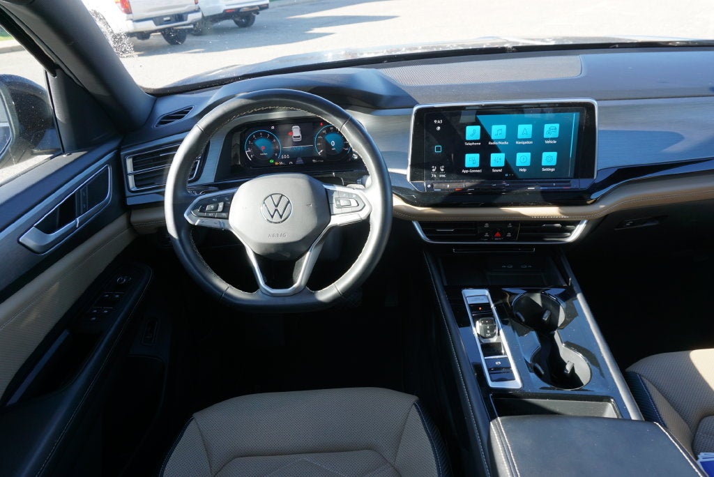2024 Volkswagen Atlas Cross Sport 2.0T SE w/Technology
