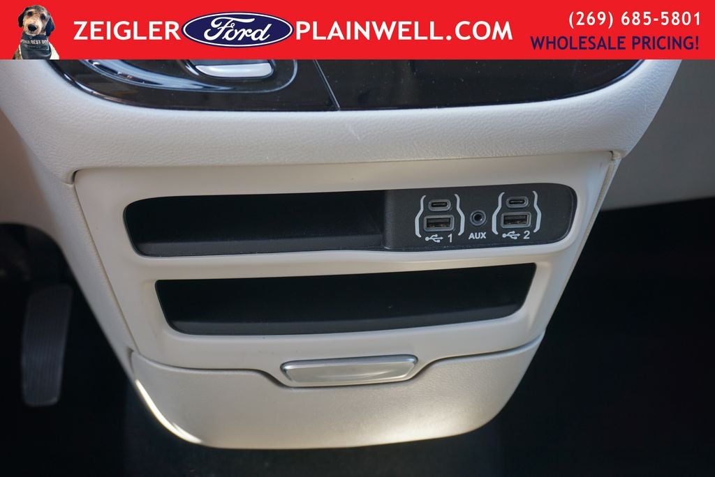 2024 Chrysler Pacifica Touring L Leather Quad Seats Power Doors Rear Camera