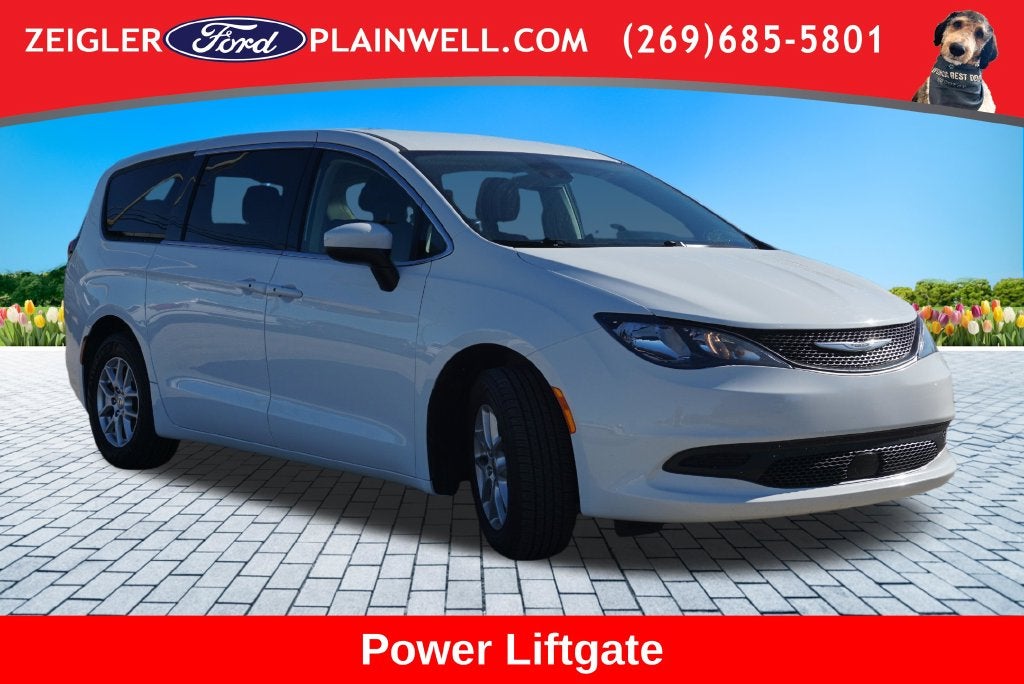 2023 Chrysler Voyager LX