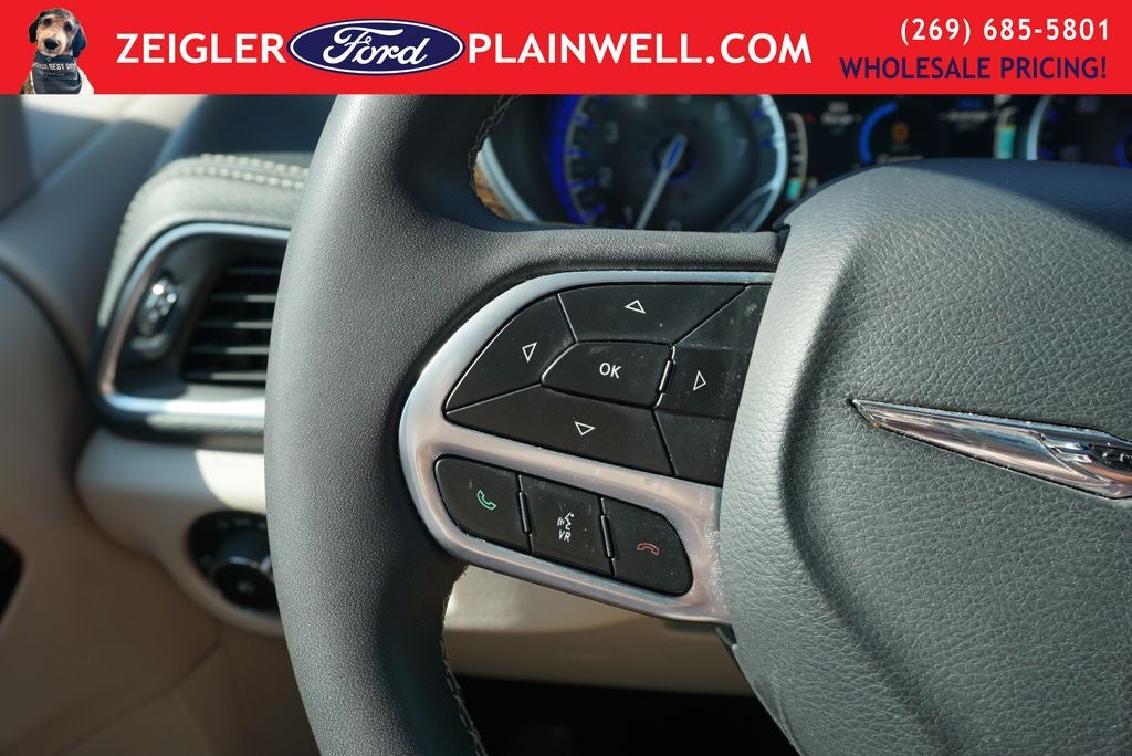 2023 Chrysler Pacifica Limited Heated Leather Power Moonroof Navigation Quad Rear