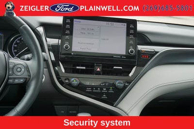 2022 Toyota Camry SE Power Moonroof Heated Combo Seats Rear Camera