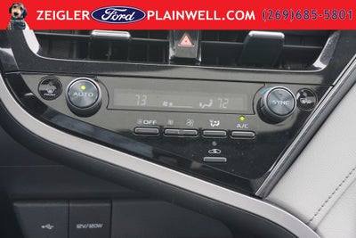 2022 Toyota Camry SE Power Moonroof Heated Combo Seats Rear Camera