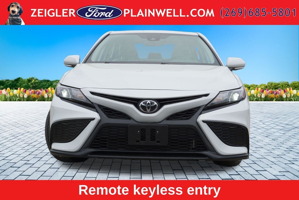 2022 Toyota Camry SE Power Moonroof Heated Combo Seats Rear Camera