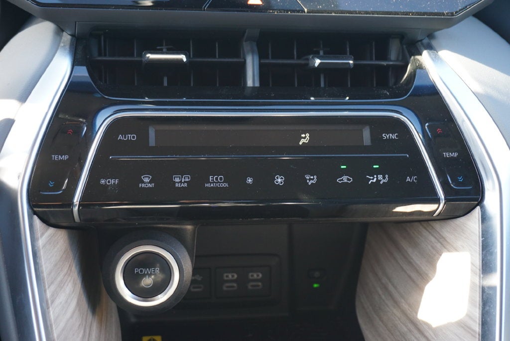 2023 Toyota Venza XLE Hybrid AWD Power Moonroof Blis Rear Camera