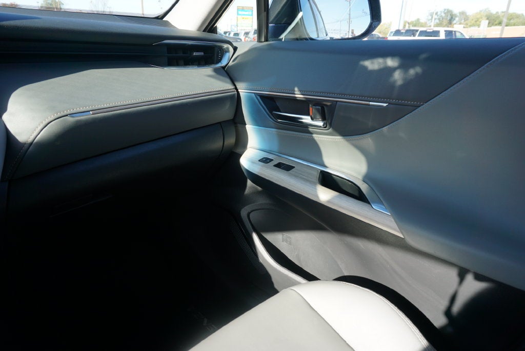 2023 Toyota Venza XLE Hybrid AWD Power Moonroof Blis Rear Camera
