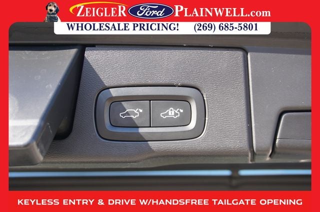 2018 Volvo XC60 T6 Momentum AWD Pano Roof NAV H Leather Vision & Advanced HUD