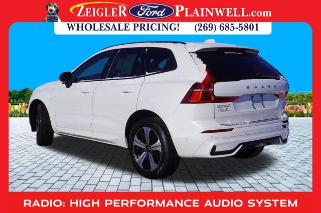 2023 Volvo XC60 Recharge Plug-In Hybrid T8 Plus Dark Theme