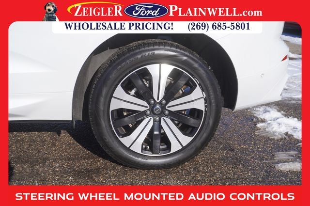 2023 Volvo XC60 Recharge Plug-In Hybrid T8 Plus Dark Theme