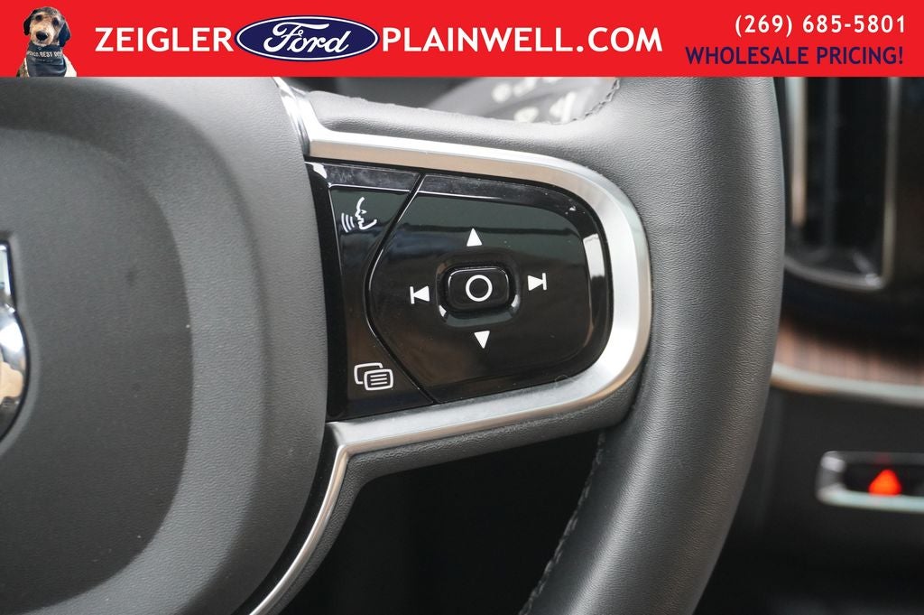 2023 Volvo XC60 B5 Ultimate Bright Theme