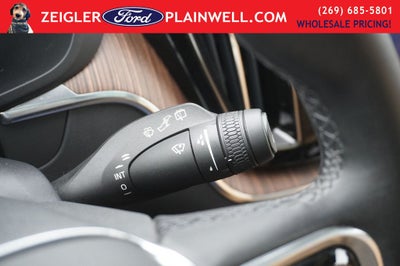 2023 Volvo XC60 B5 Ultimate Bright Theme