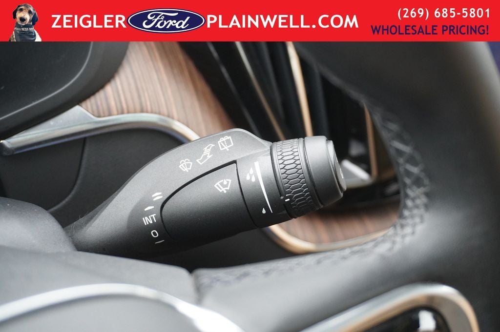 2023 Volvo XC60 B5 Ultimate Bright Theme