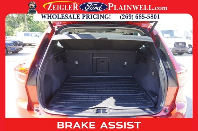 2023 Volvo XC40 B5 Plus Dark Theme AWD HEATED LEATHER POWER MOONROOF NAV