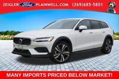 2025 Volvo V60 Cross Country B5 Plus AWD Leather Power Moonroof Rear Camera