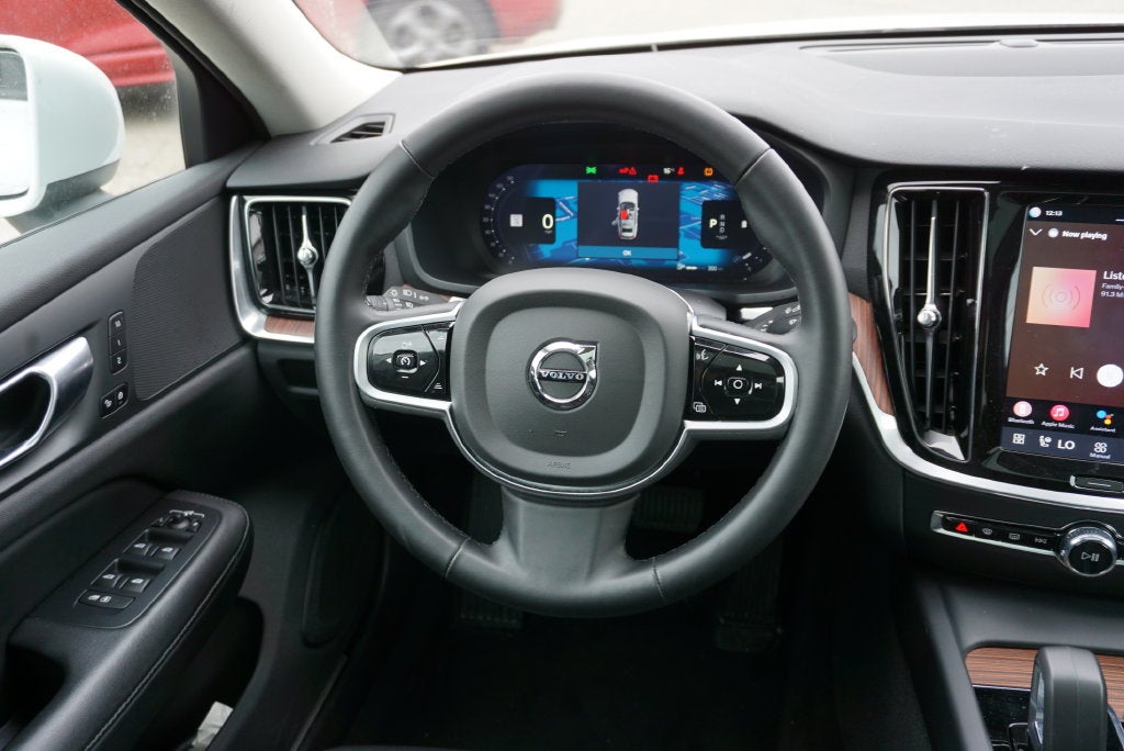 2025 Volvo V60 Cross Country B5 Plus AWD Leather Power Moonroof Rear Camera