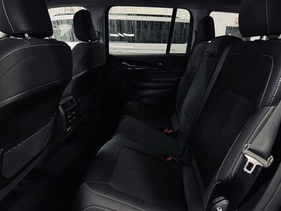 2023 Jeep Grand Cherokee Laredo 4x4