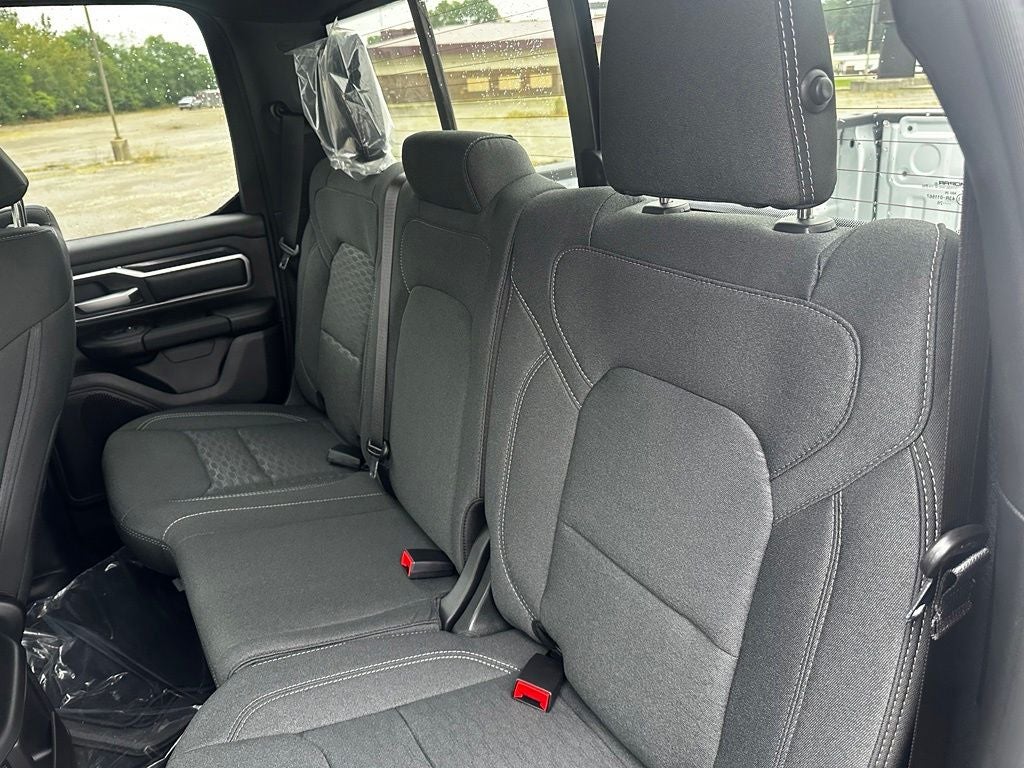 2027 RAM 1500 Big Horn/Lone Star
